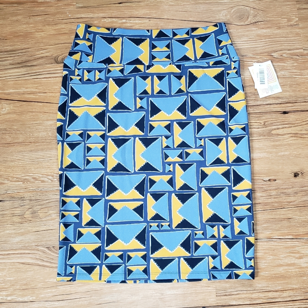 NWT LulaRoe Blue and Yellow Cassie Style Skirt